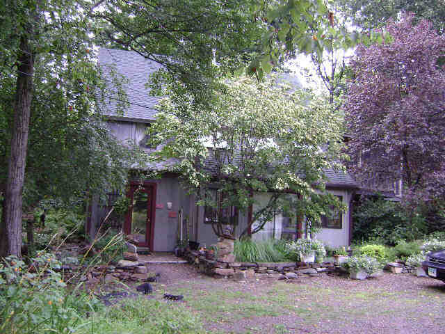 Building photograph for 90 CABBAGE LN